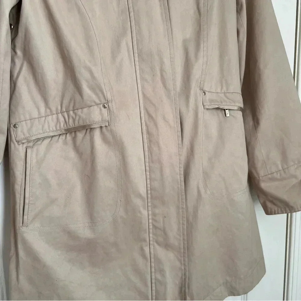 Cole Haan Women’s Beige/Tan Packable Hooded Rain Jacket - XS - Picture 13 of 15